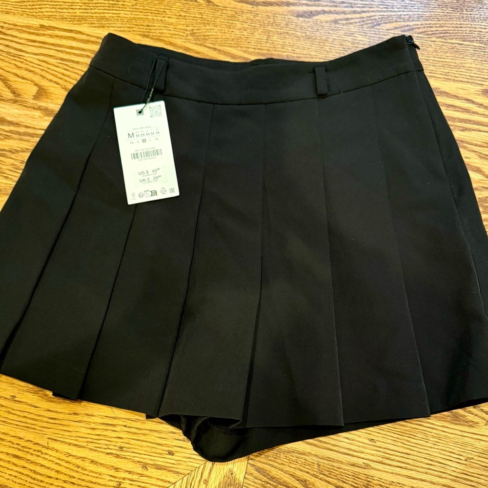 NWT - Black Pleated Skort - M